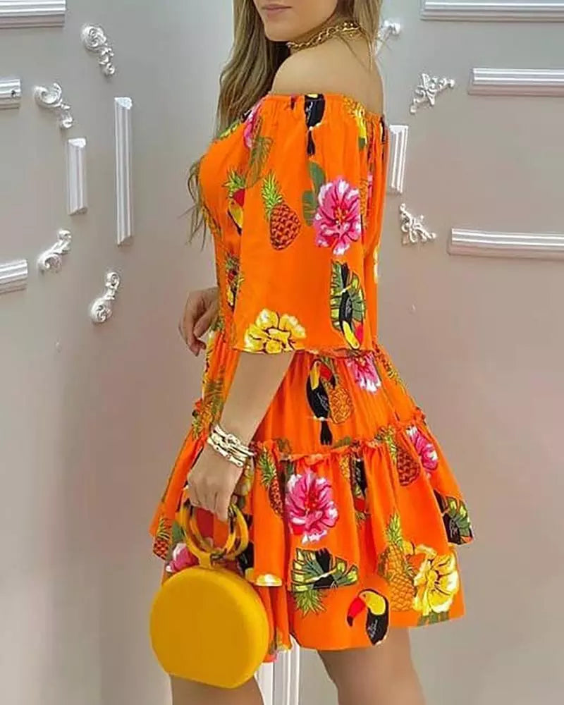 "Imagem do Vestido Diva Mabi com estampa de frutas, destacando suas cores vibrantes e caimento leve, ideal para o verão. Perfeito para diversas ocasiões, como passeios no parque, churrascos ou festas na praia."