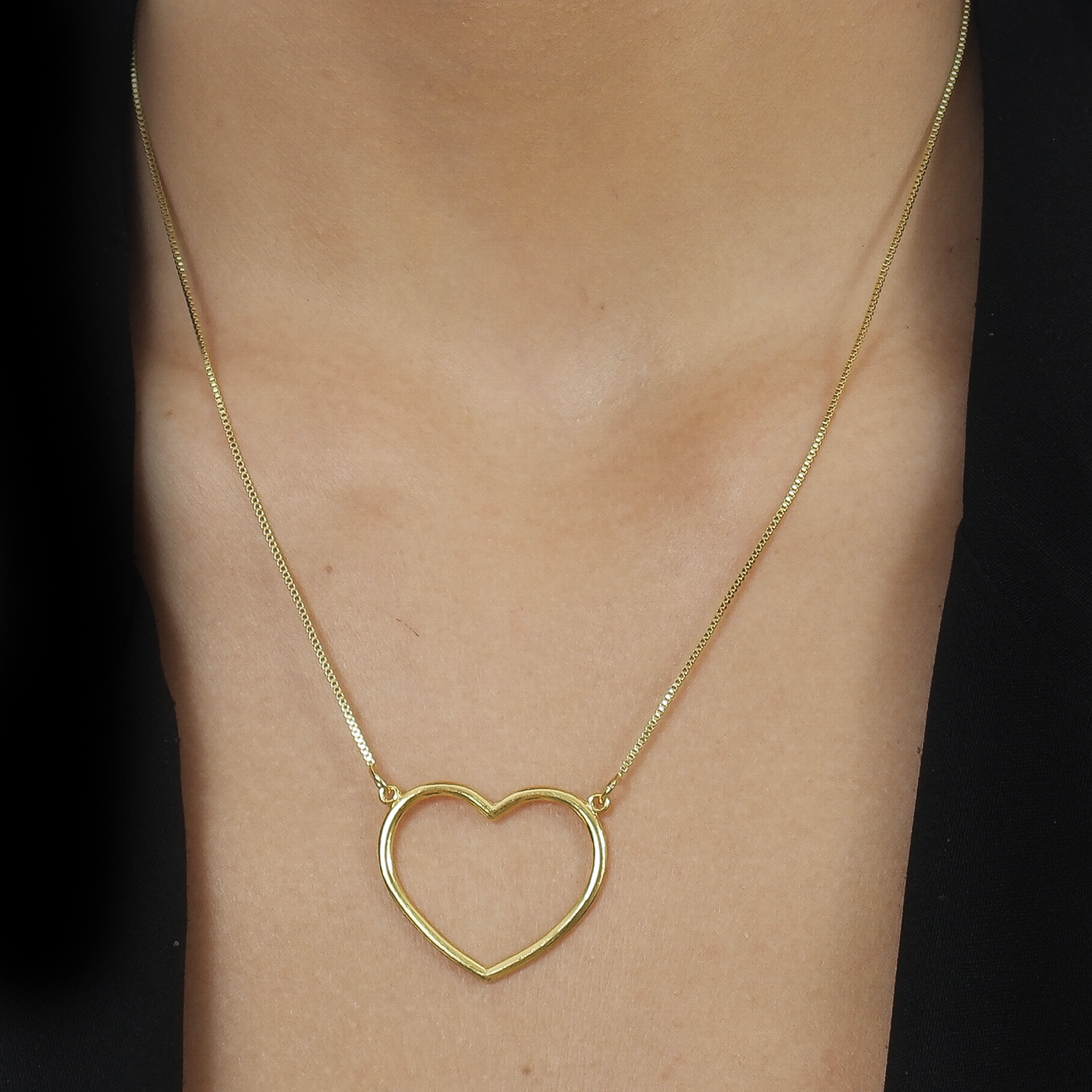 Colar Dourado de Coração Vazado Arco Ouro 24K - Mabilan